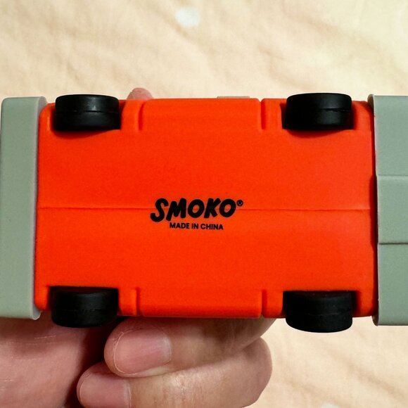 Smoko Camper Kai Vinyl Toy - Picture 9 of 9